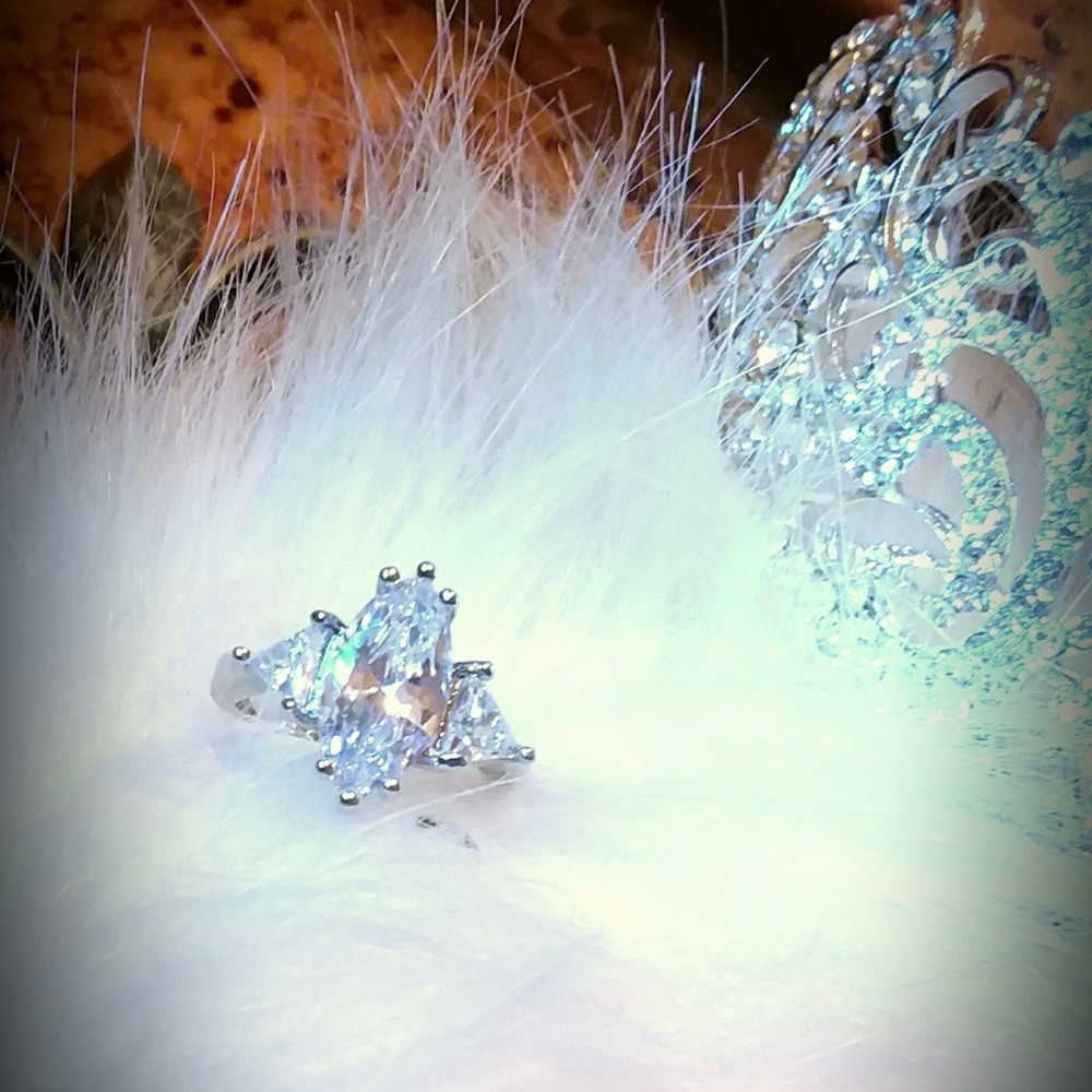 ♦️HP! '2.5CT MARQUIS DIAM/2CT TRILLIONS RING♦️8 - Picture 1 of 6